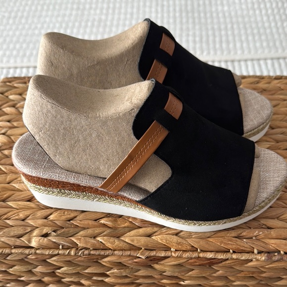 Black and Tan Women's Wedge Sandals - Picture 1 of 5